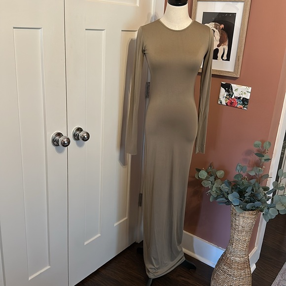 SKIMS | Fits Everybody | khaki | long sleeve | crewneck modal blend | XS | dress - Picture 3 of 13